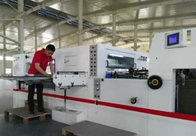 天津長榮全自動高速模切機